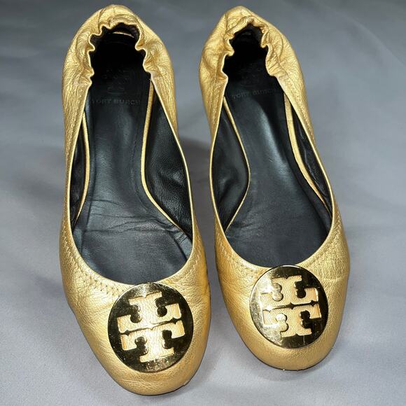 TORY BURCH Reva Ballet Flat Shoe Womens sz 8.5 Metallic Leather Gold Medallion - Picture 1 of 11